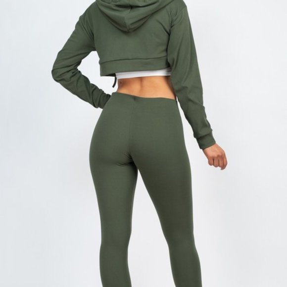 Olive crop top set with leggings - Picture 3 of 3